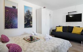 Guest House Babina - Apartments King & Queen